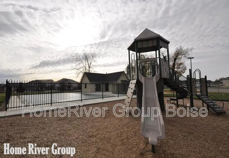 4265 S Overhill Way — Photo 19