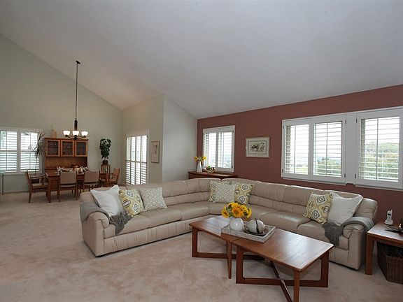 5th image of 8 Antique Forest Ln