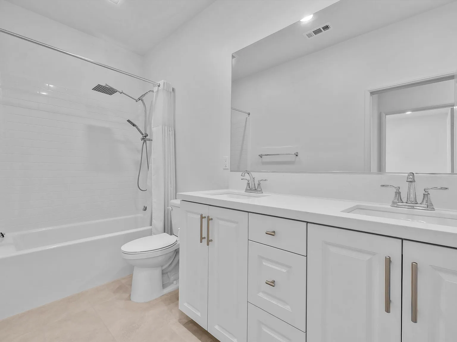 4 bed, 2360 sqft, $3,750 — Photo 4