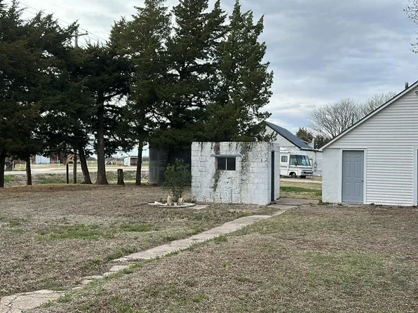5006 3rd Ave, Albert, KS 67511