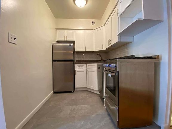 3rd image of 60 W 85th St #1B3