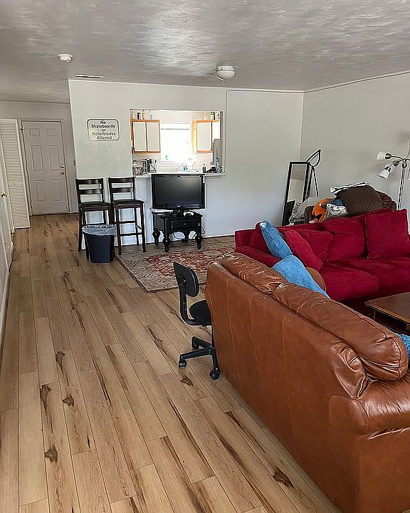 1st image of 411 Laurence Ln
