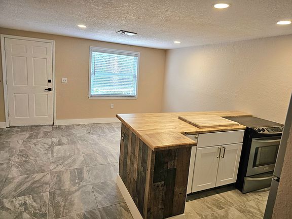 Kitchen & living area