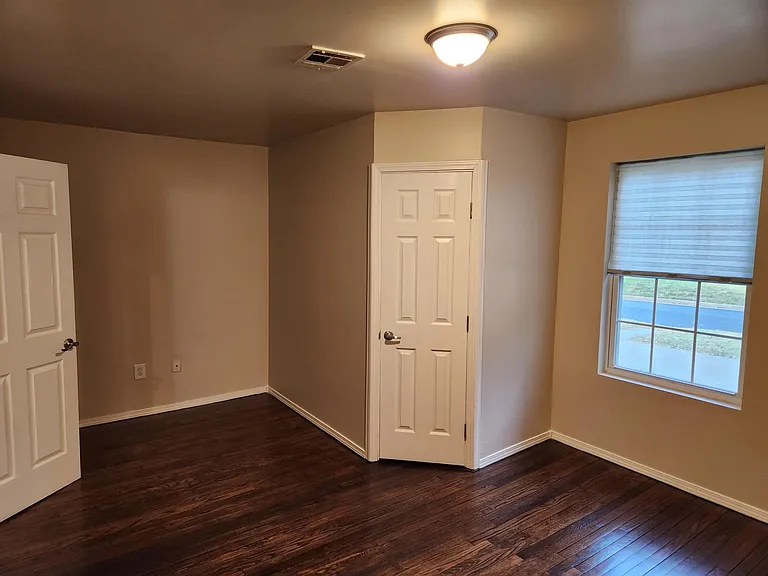 434 S Richmond Ave — Photo 18