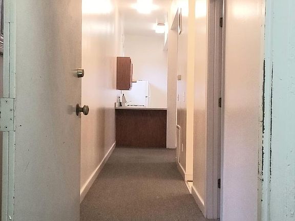 3rd image of 2036 W Grace St #3