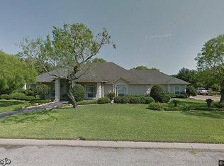 1903 Santa Rosa Dr, Alice, TX 78332