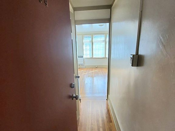 5th image of 545 Georgia St APT 104
