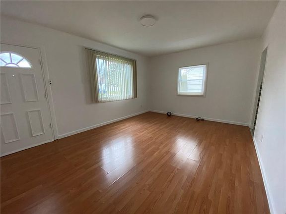 3rd image of 3611 Elmwood Ave