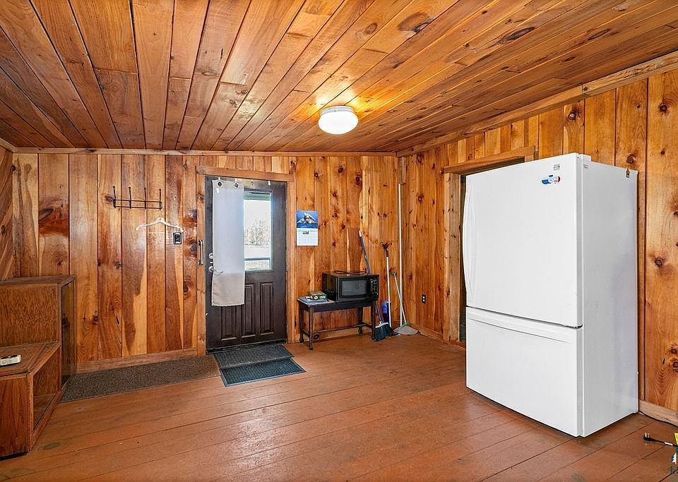 10th image of 2088 County Rd 142