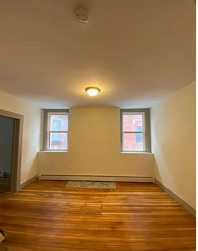 343 Madison Ave Photo 1