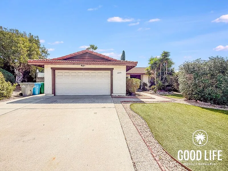 3 bed, 2.0 bath, 1304 sqft, $4,000 — Photo 2