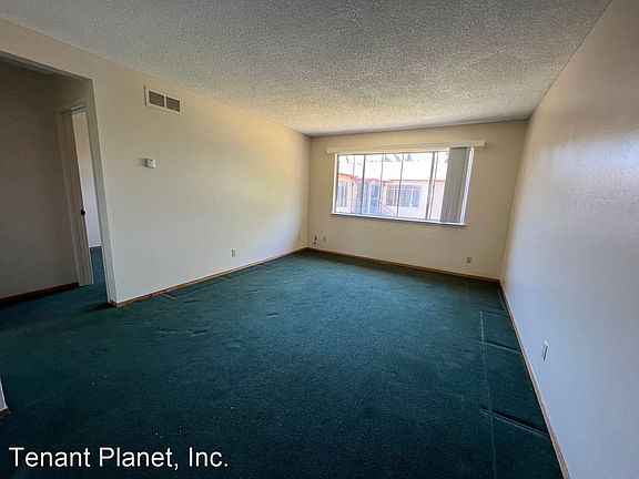 3rd image of 224 El Carmelo Ave #11319402