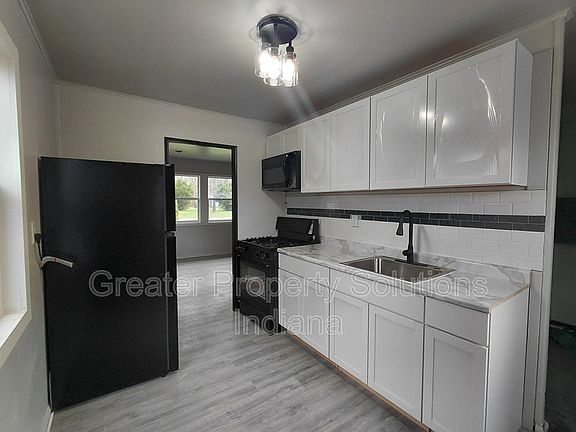 2nd image of 533 Highland Ave