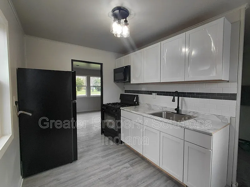 Building Photo - 533 Highland Ave