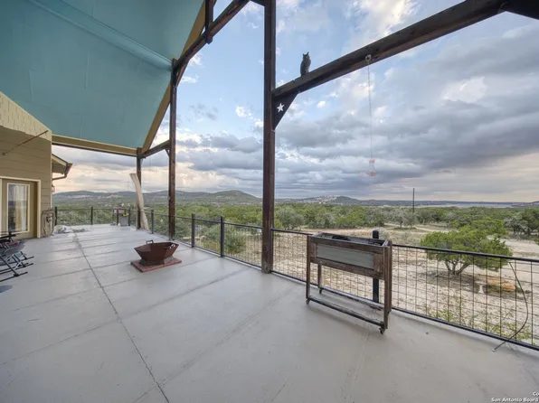 189 Scenic Sunset, Lakehills, TX 78063