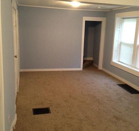 3rd image of 1704 E 40th St