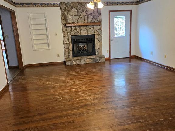 4th image of 211 Ruth Dr