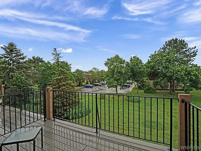 205 Charter Oaks Dr — Photo 6