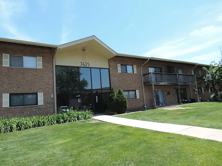 7425 Brookdale Dr #2-202 — Photo 1