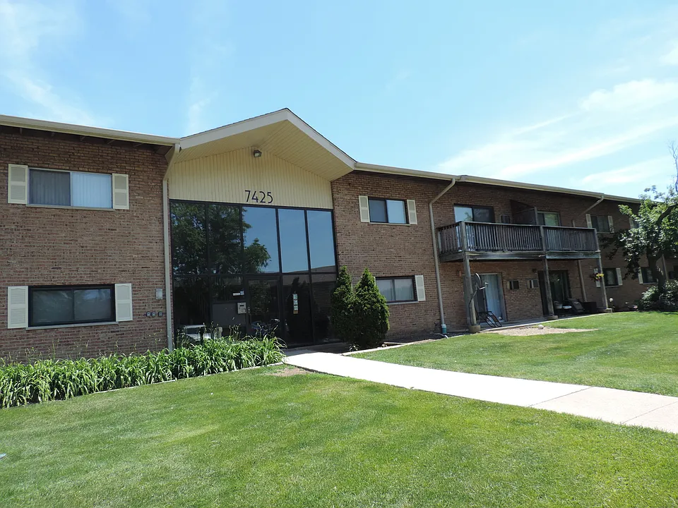 7425 Brookdale Dr #2-202