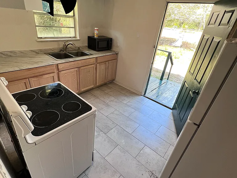 19791 SW 108th Ln — Photo 7