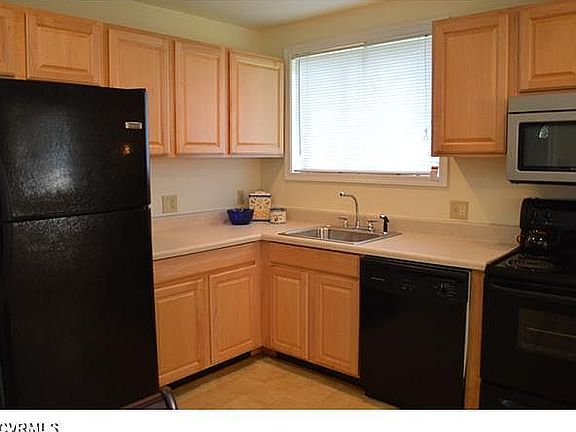 4th image of 4009 W End Dr