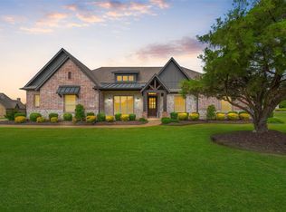 1090 Forest Bend Ct, Crossroads, TX 76227