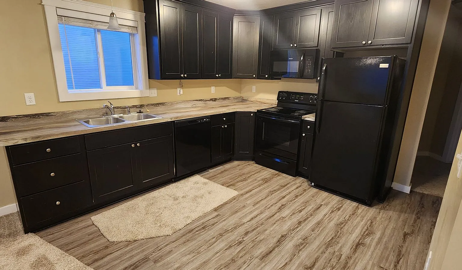 235 W Siphon Rd — Photo 3