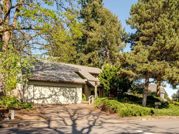 18140 Stonewood Dr, Gladstone, OR 97027