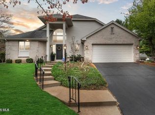 7431 Country Commons Ln, Sylvania, OH 43560
