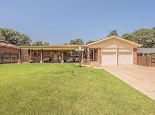 1045 Valentine St, Hurst, TX 76053