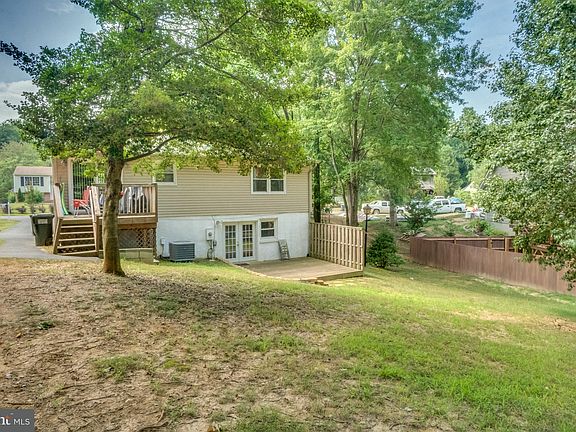 2nd image of 5 Willow Ln