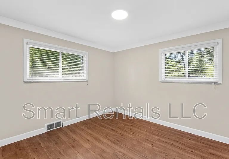 855 Teson Rd — Photo 5