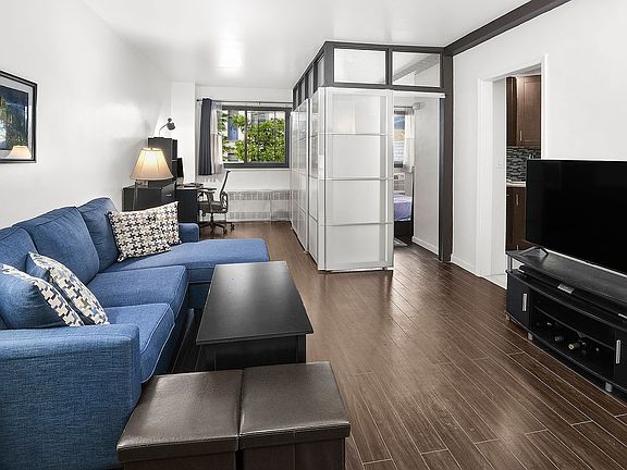 3rd image of 240 E 55th St APT 1E