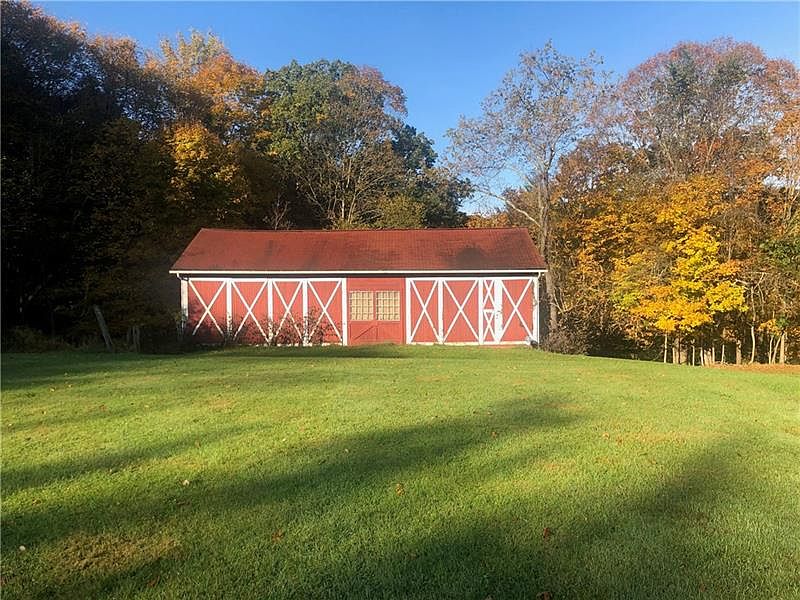 2nd image of 2700 Wildwood Rd