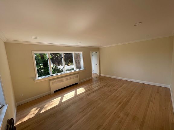 4th image of 15 Highland Ct Floor 1
