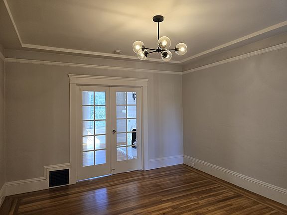 4th image of 1133 Lincoln Way