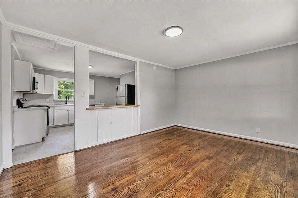 4 bed, 2.0 bath, 1368 sqft, $1,795 — Photo 3
