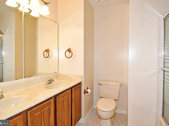 4th image of 14591 Marr Ct