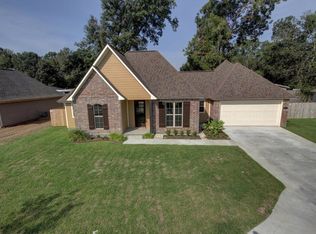 100 Lombard Dr, Carencro, LA 70520