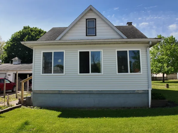 1408 E Washington St, Clinton, IL 61727