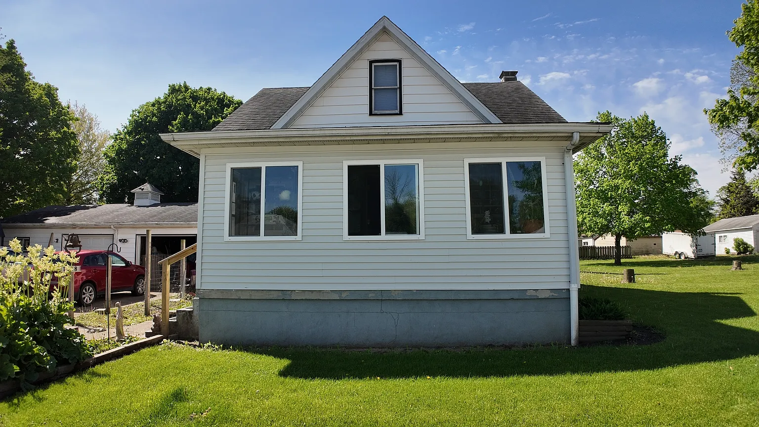1408 E Washington St photo 1