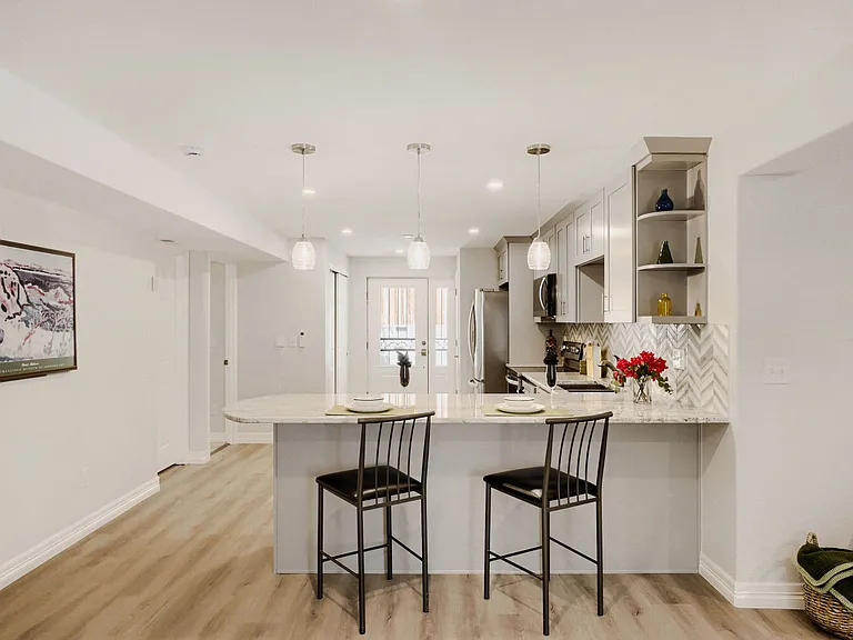 7725 E Byers Ave — Photo 1