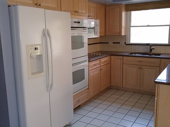 5th image of 748 Crab Thicket Ln