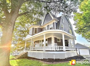 901 W 4th St, Muscatine, IA 52761