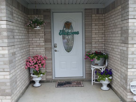 2nd image of 3825 Ellsworth Dr