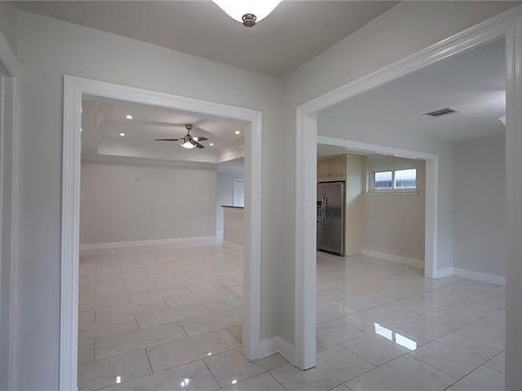 4th image of 4504 Morales St