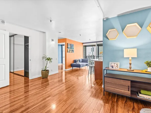 1226 Alexander St APT 1102, Honolulu, HI 96826