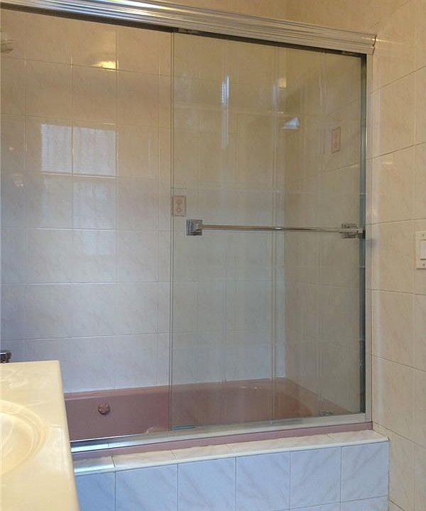 1st image of 190 Macdonough St APT 2