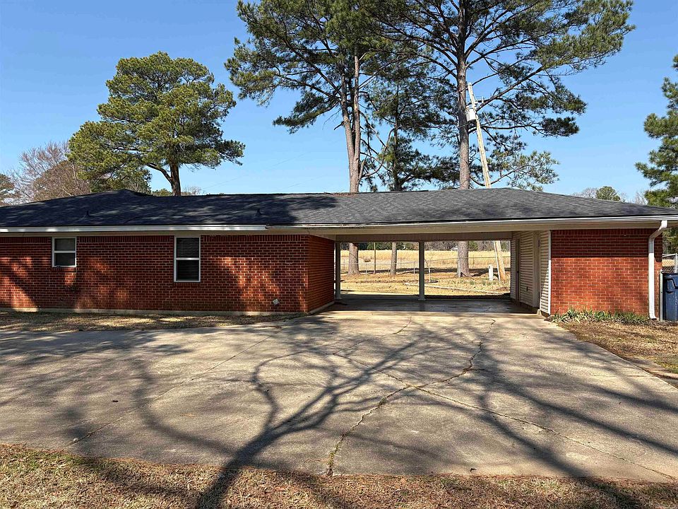 2nd image of 170 Circle Acres Dr